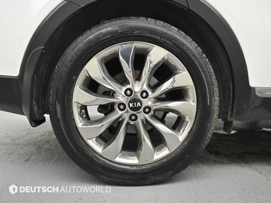 Kia Sorento — photo 05