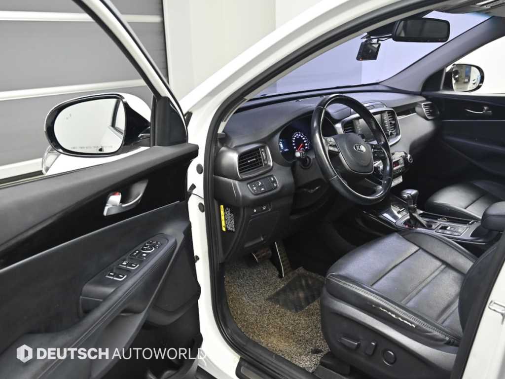 Kia Sorento — photo 11