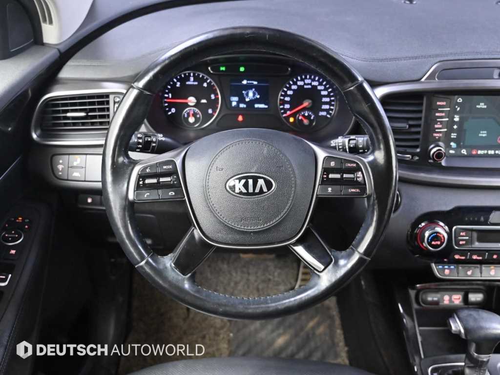 Kia Sorento — photo 13