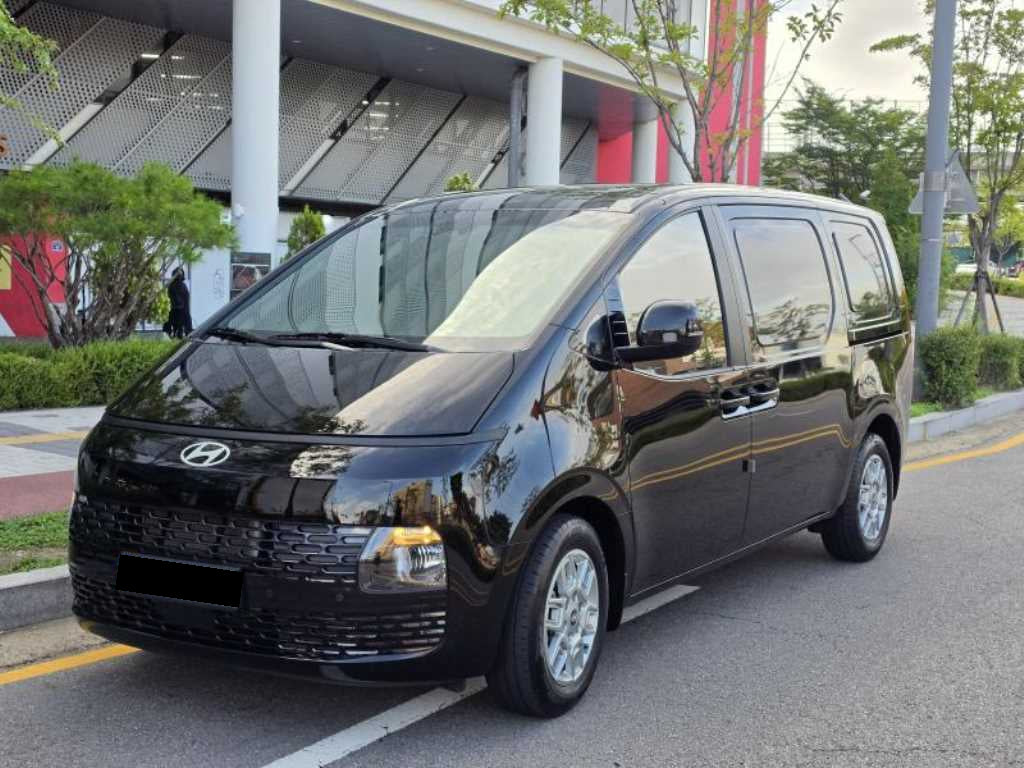 Hyundai Staria — photo 02