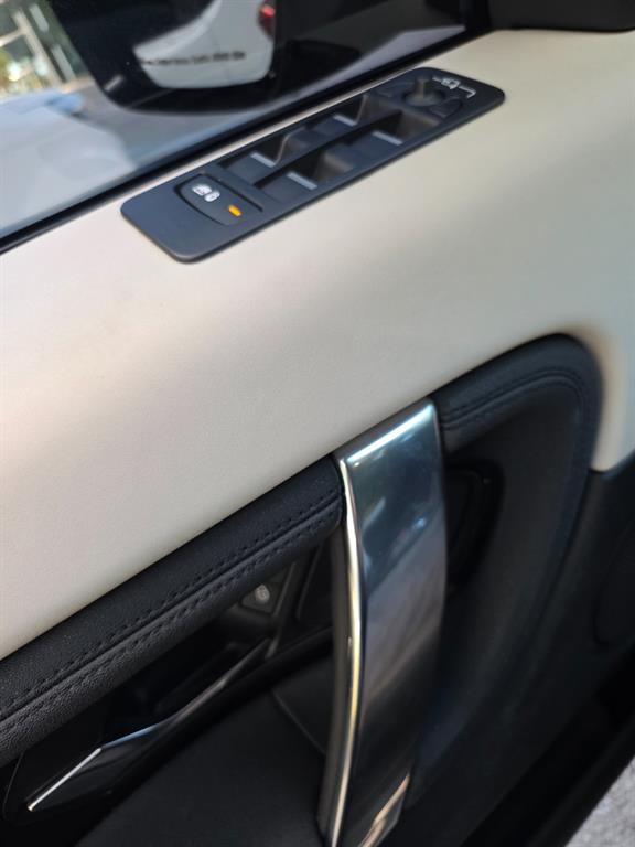 Land Rover Discovery Sport — photo 09