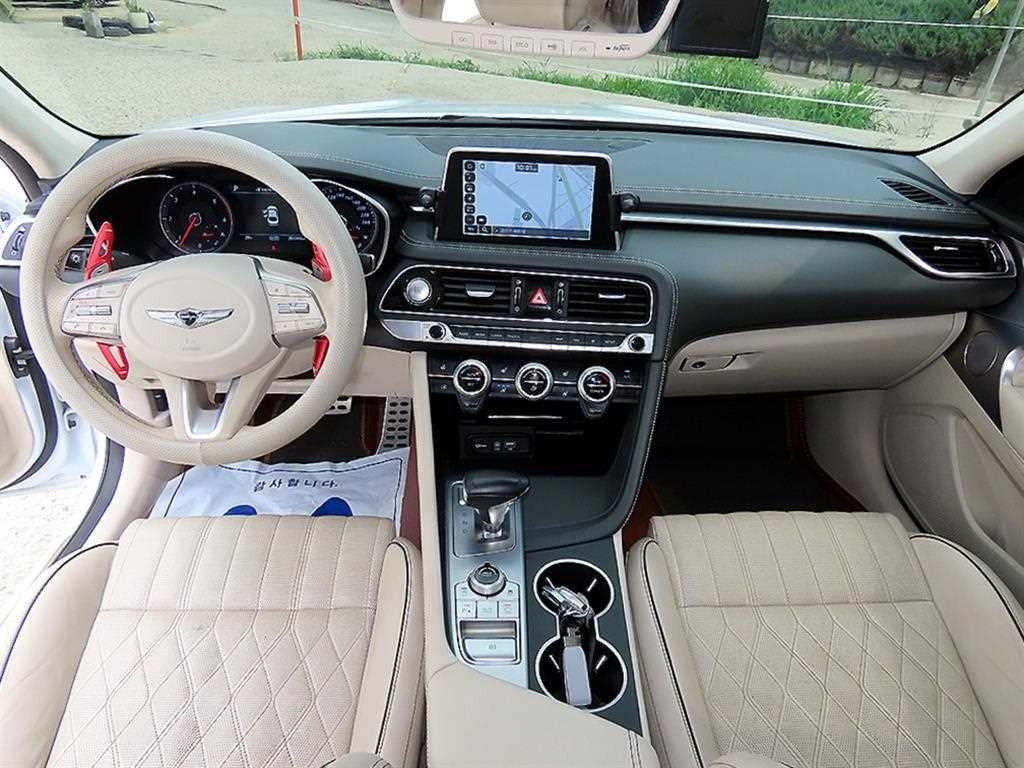 Genesis G70 — photo 07