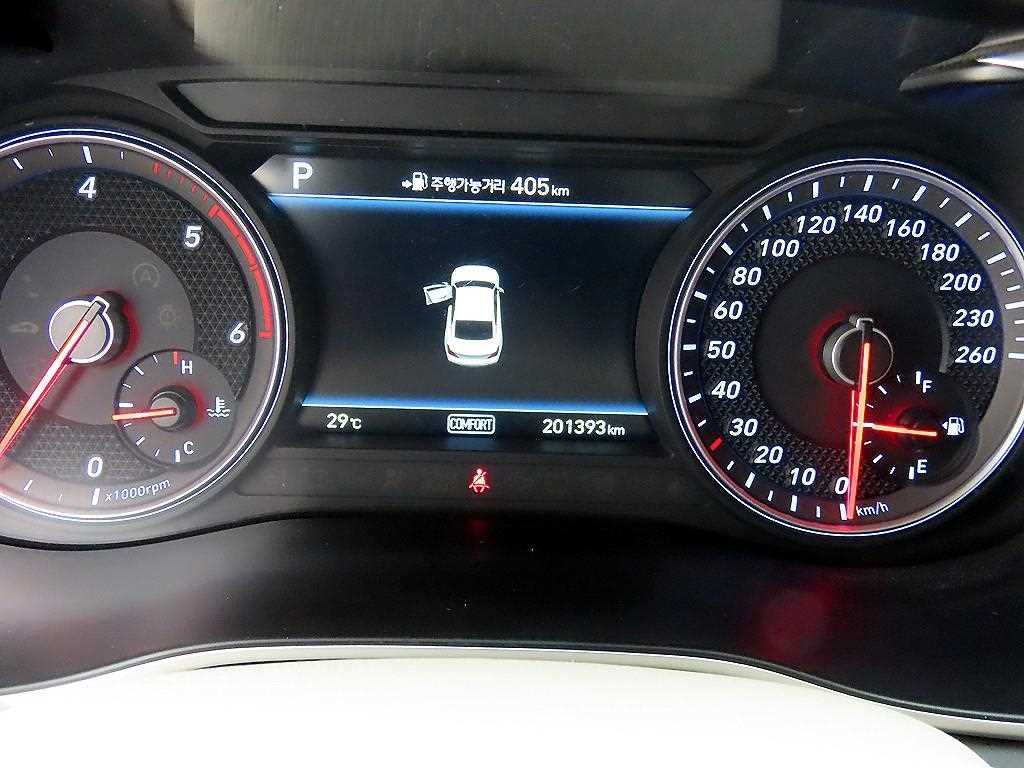 Genesis G70 — photo 09