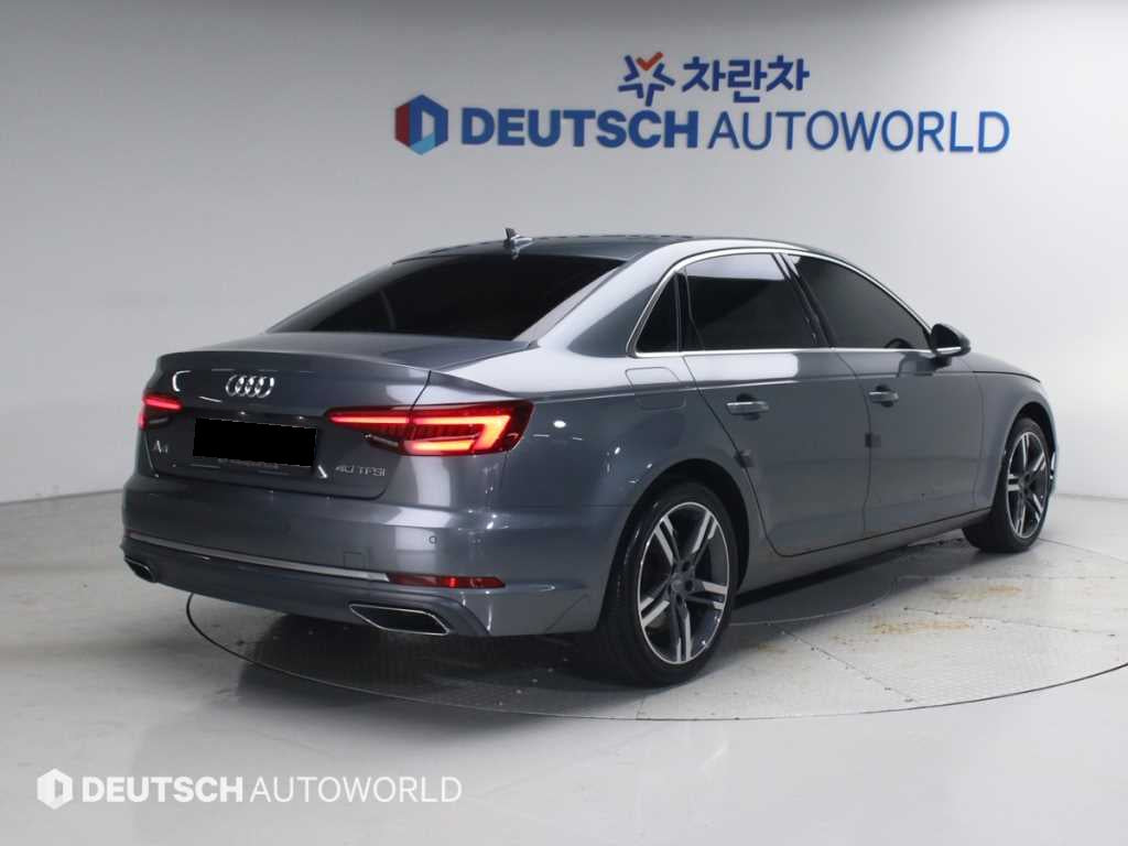 Audi A4 — photo 02