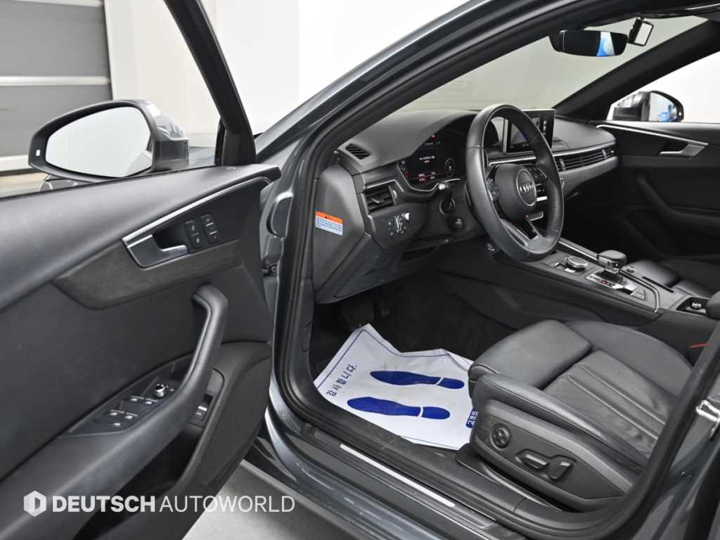 Audi A4 — photo 11