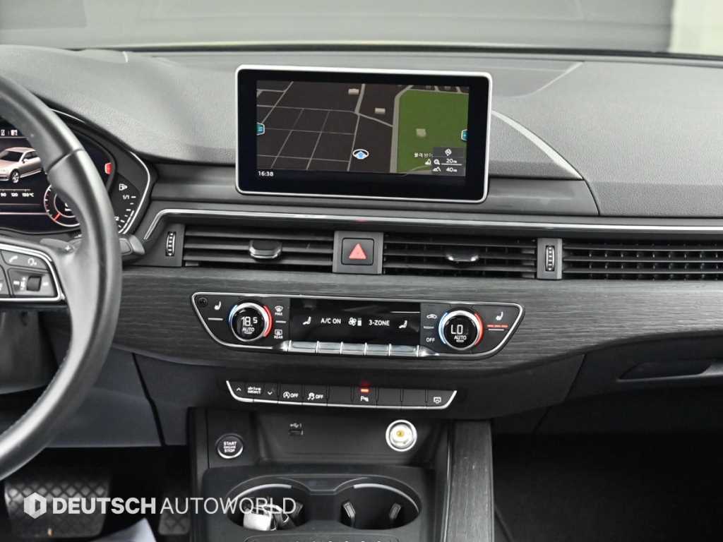 Audi A4 — photo 14