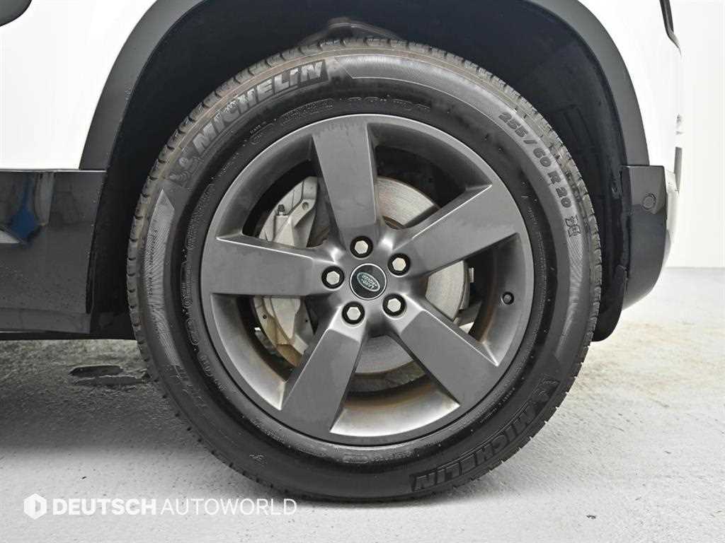 Land Rover Defender — photo 07