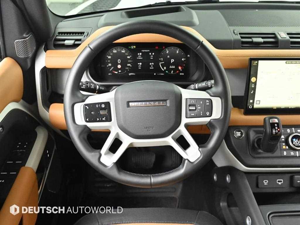 Land Rover Defender — photo 13