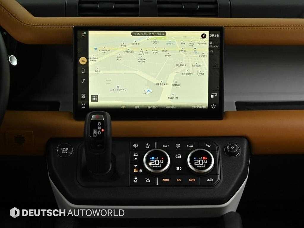 Land Rover Defender — photo 14