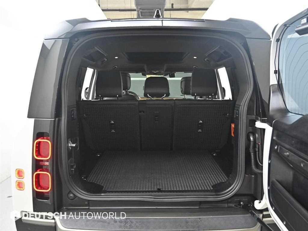 Land Rover Defender — photo 19