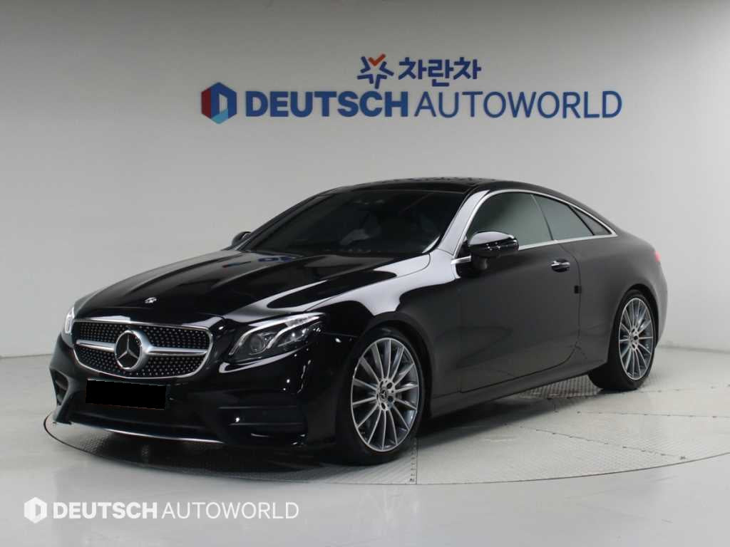 Mercedes-Benz E-Class — photo 01