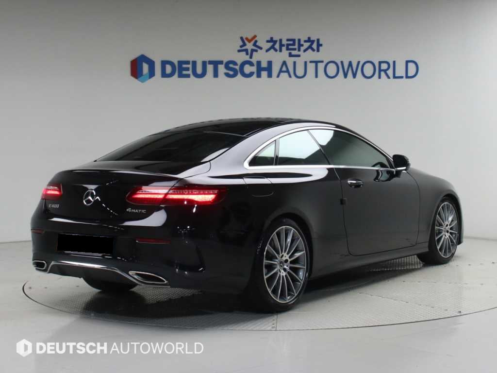 Mercedes-Benz E-Class — photo 02