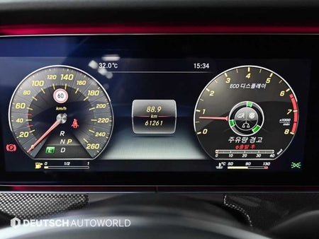 Mercedes-Benz E-Class — photo 08