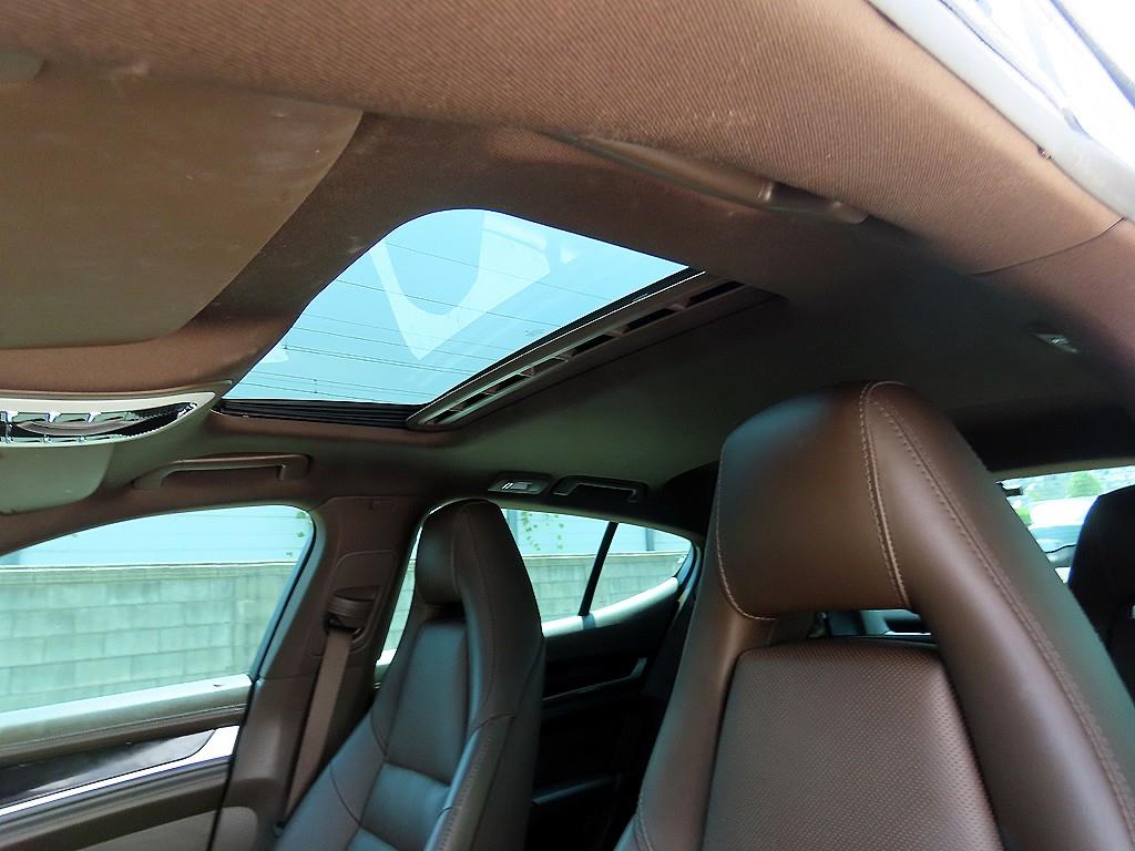 Porsche Panamera — photo 17