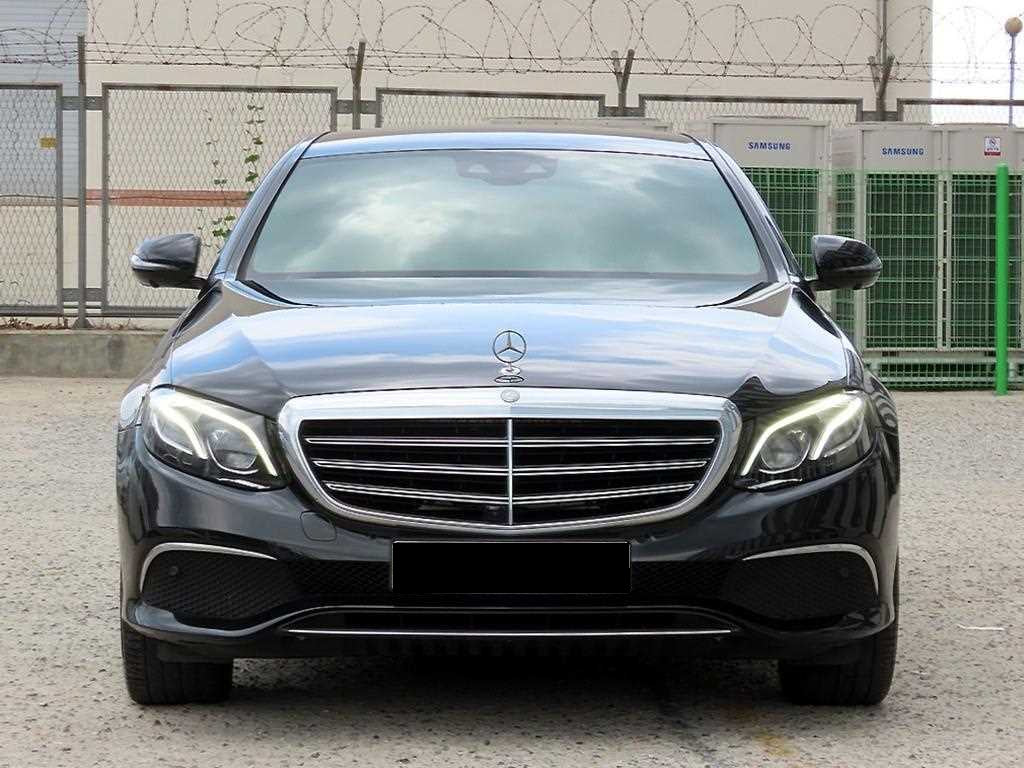 Mercedes-Benz E-Class — photo 01