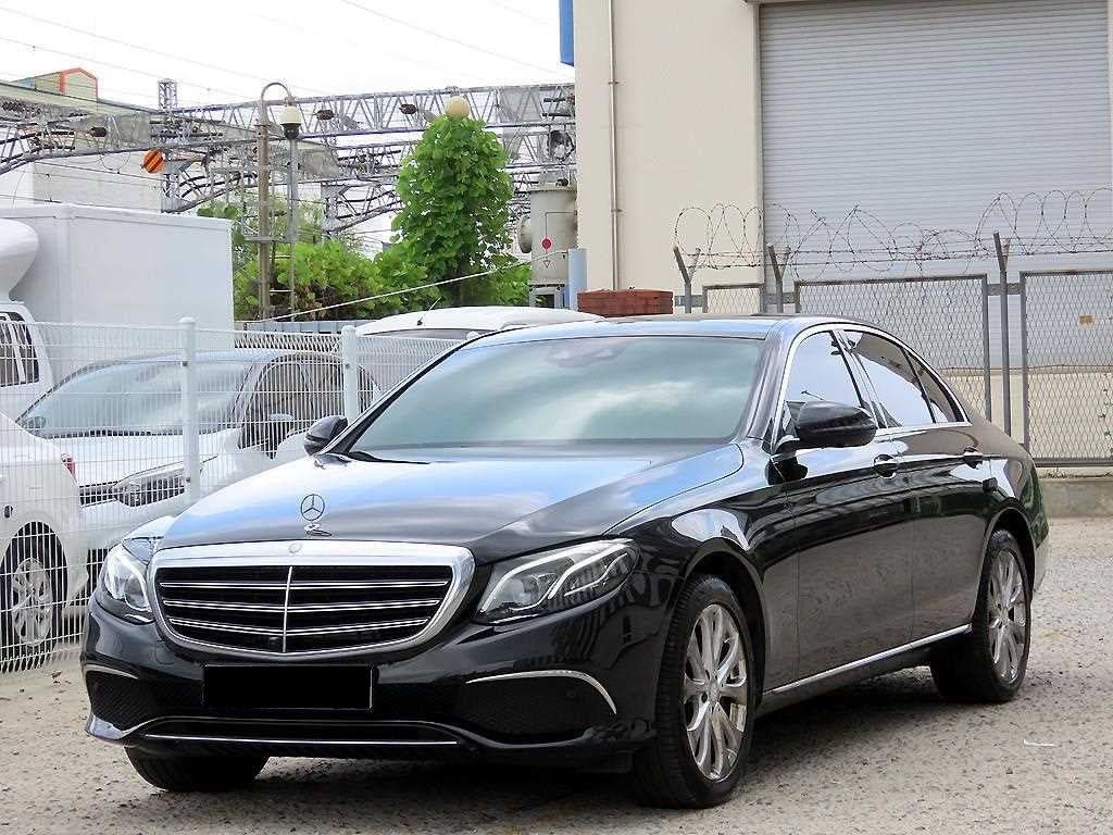 Mercedes-Benz E-Class — photo 02