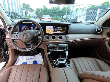 Mercedes-Benz E-Class — photo 07