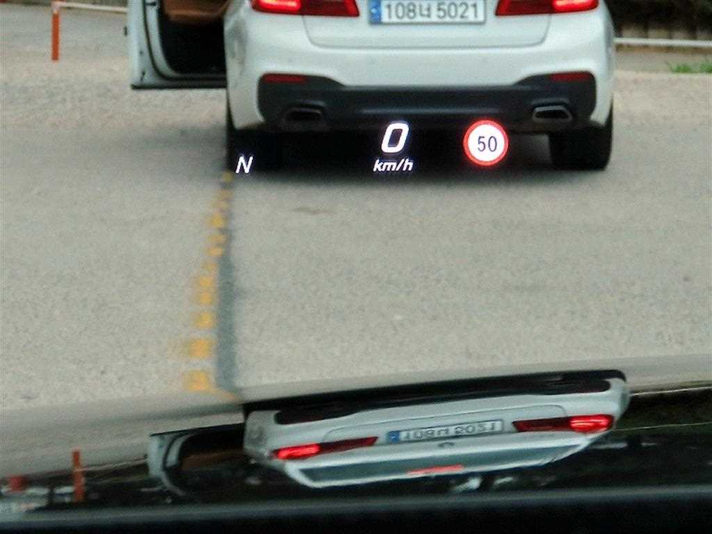 Mercedes-Benz E-Class — photo 10