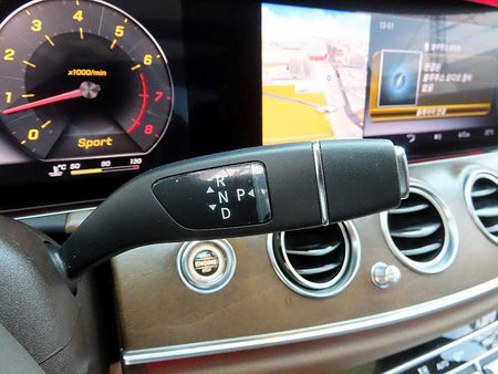 Mercedes-Benz E-Class — photo 11