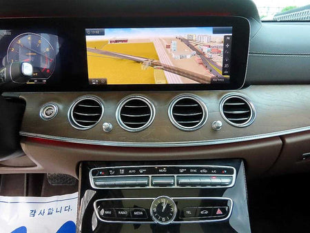 Mercedes-Benz E-Class — photo 13