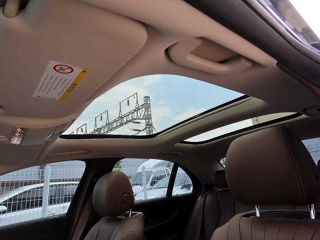 Mercedes-Benz E-Class — photo 16