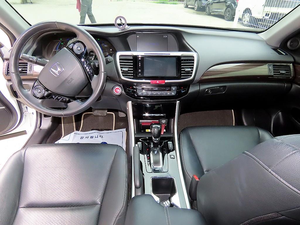 Honda Accord — photo 07
