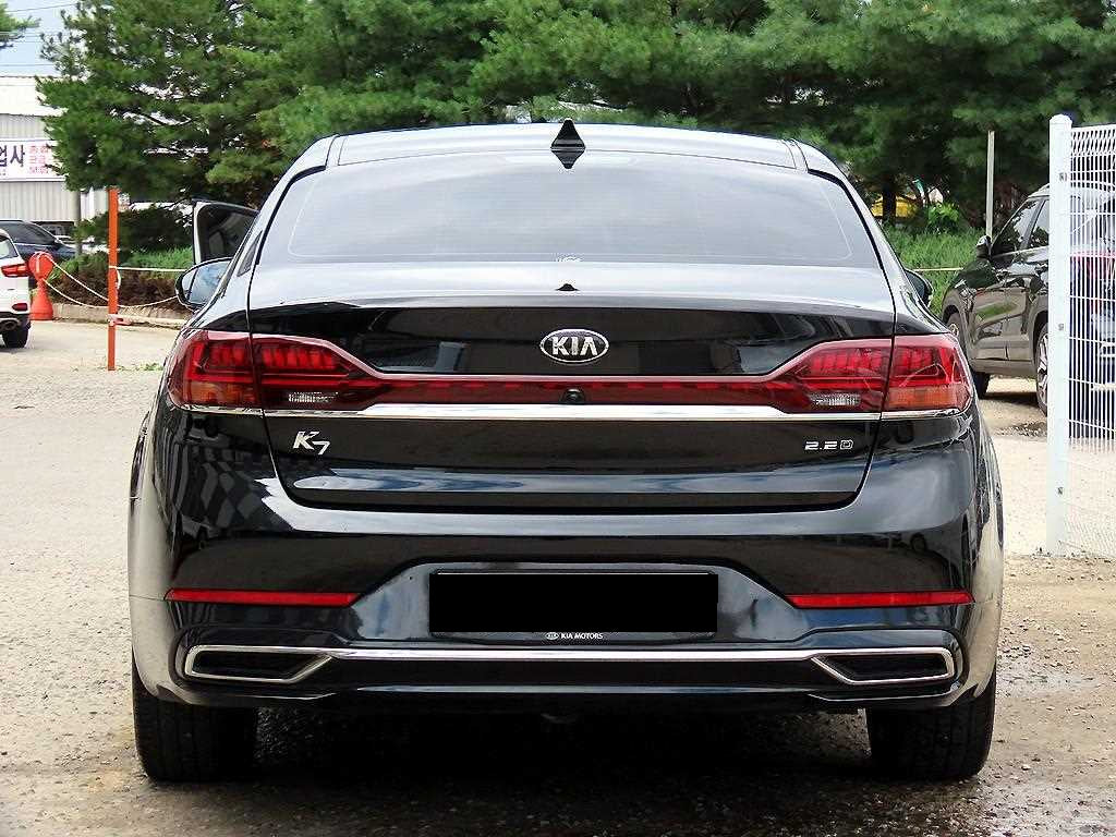 Kia K7 — photo 04