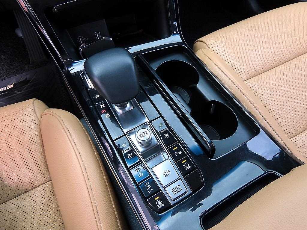 Kia K7 — photo 11