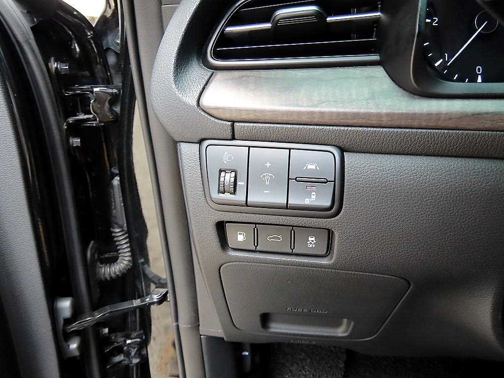 Kia K7 — photo 12