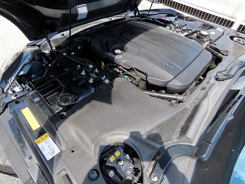 Jaguar F-TYPE — photo 15
