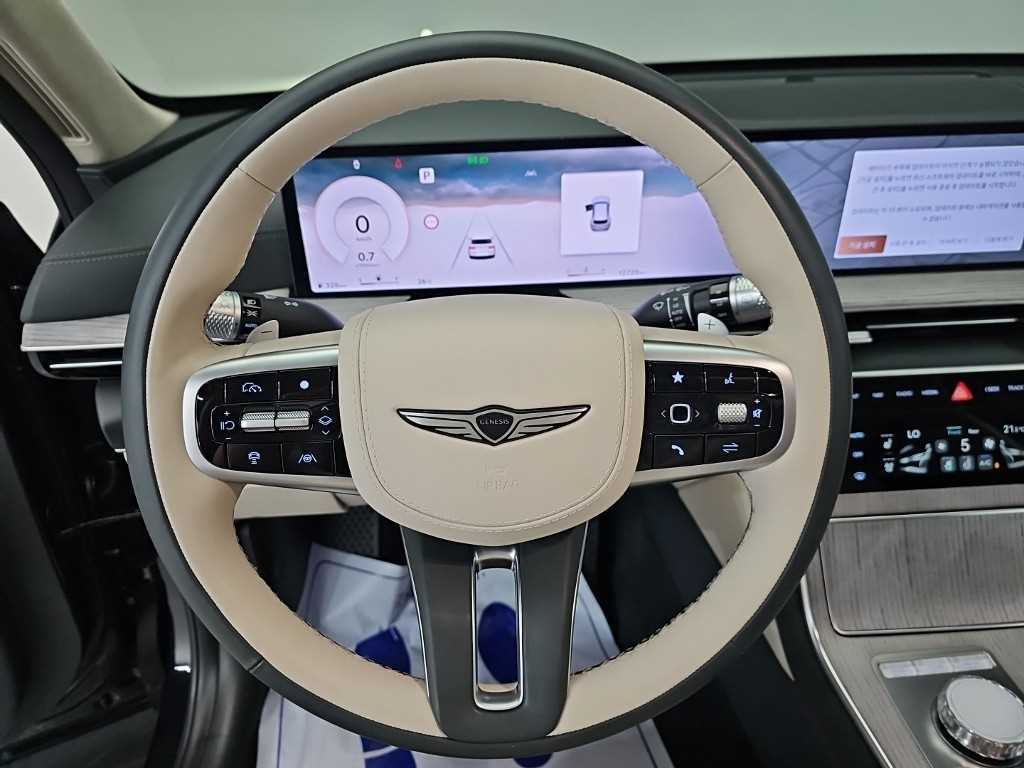 Genesis GV80 — photo 09