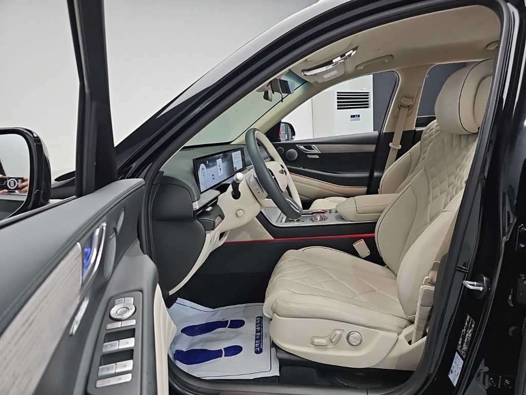 Genesis GV80 — photo 11