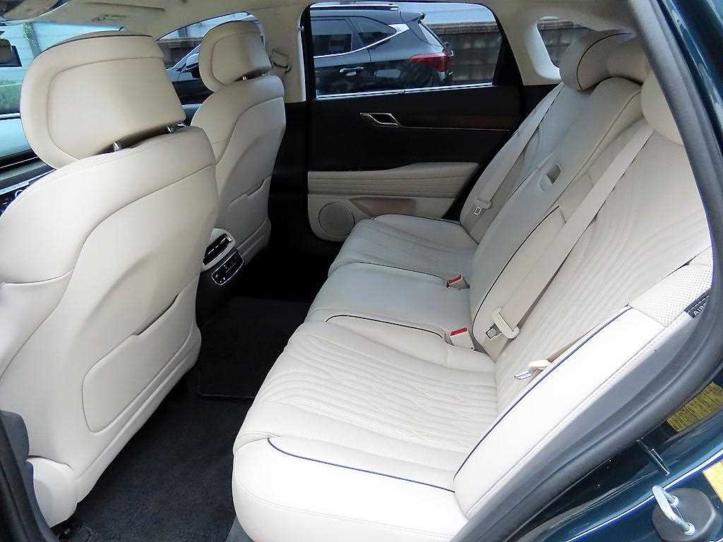 Genesis G80 — photo 06