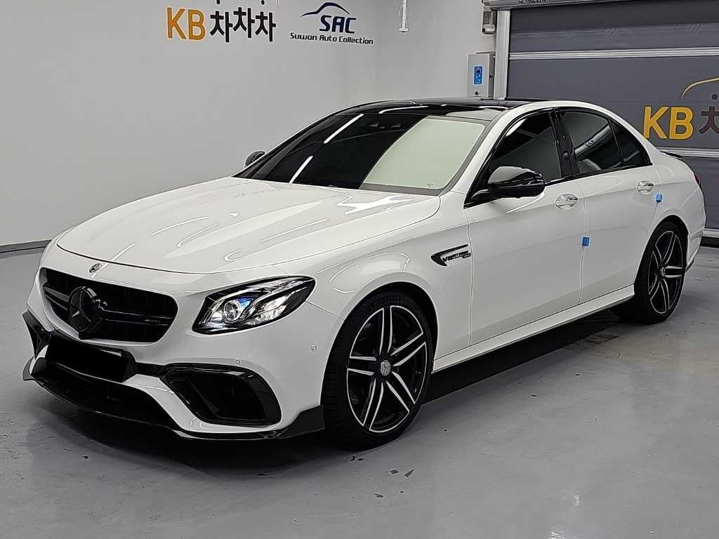 Mercedes-Benz E-Class — photo 01