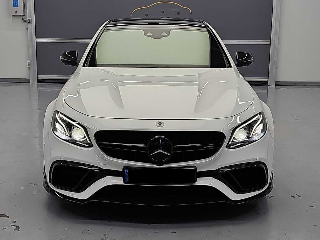 Mercedes-Benz E-Class — photo 02