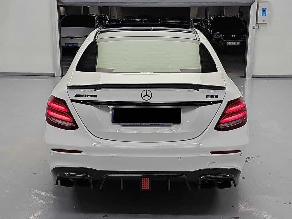 Mercedes-Benz E-Class — photo 03