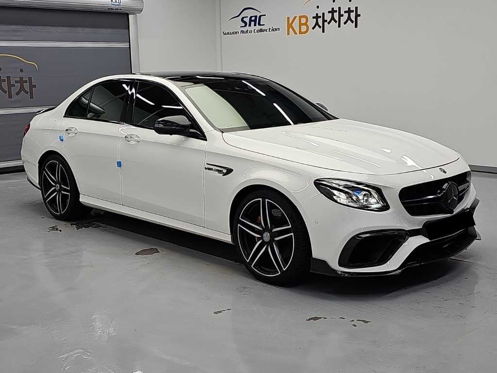 Mercedes-Benz E-Class — photo 04