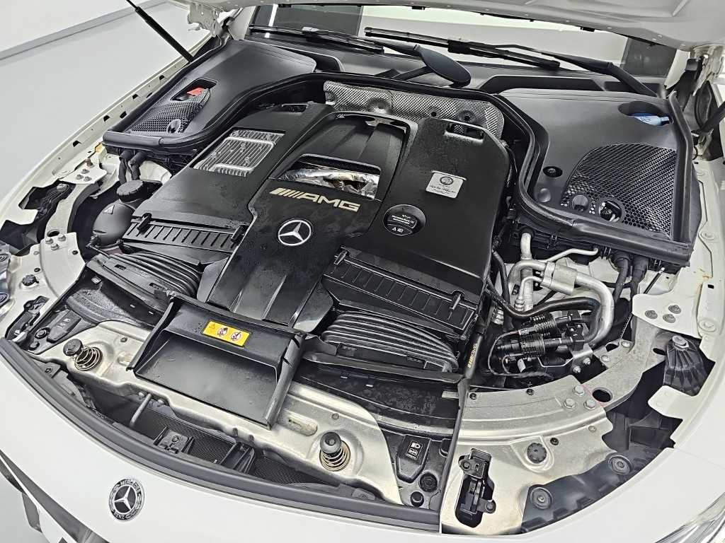 Mercedes-Benz E-Class — photo 05