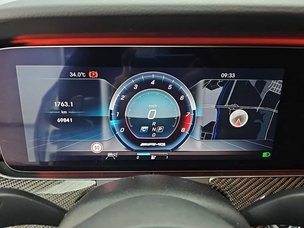 Mercedes-Benz E-Class — photo 06