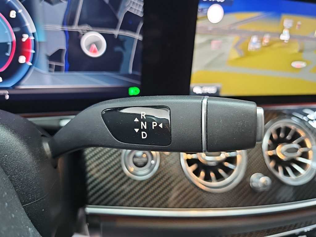 Mercedes-Benz E-Class — photo 08