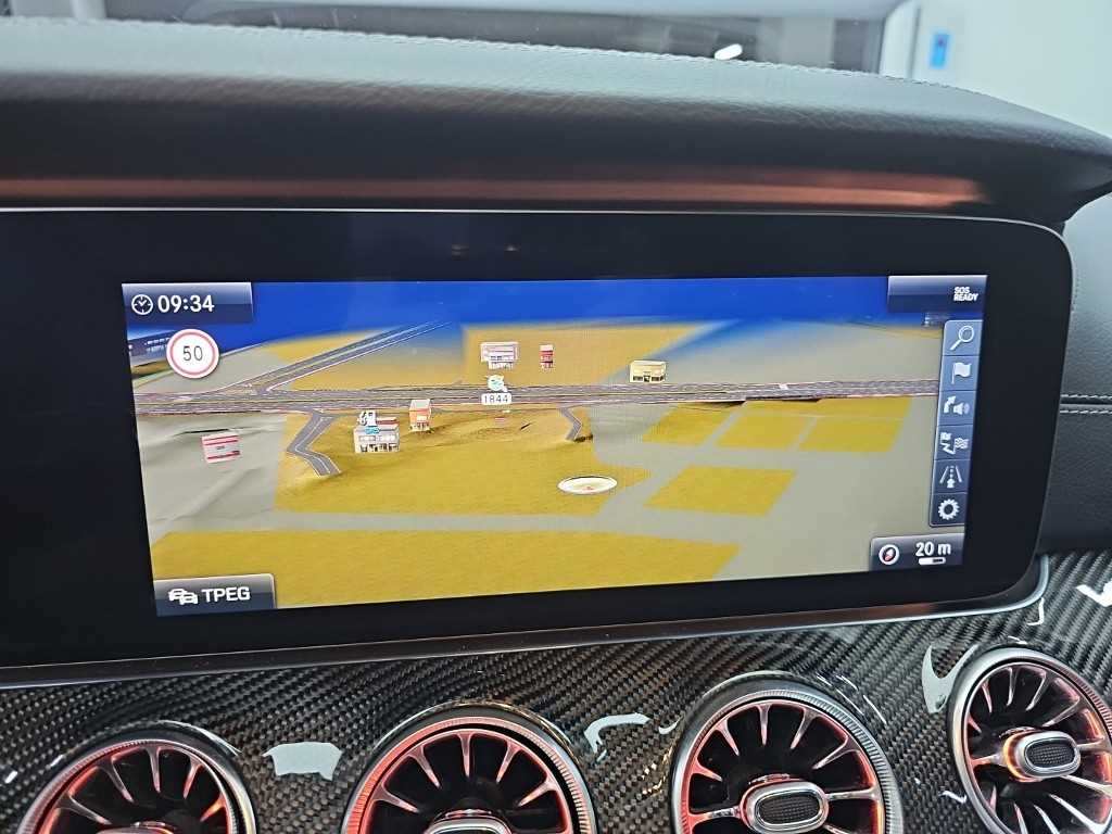 Mercedes-Benz E-Class — photo 15
