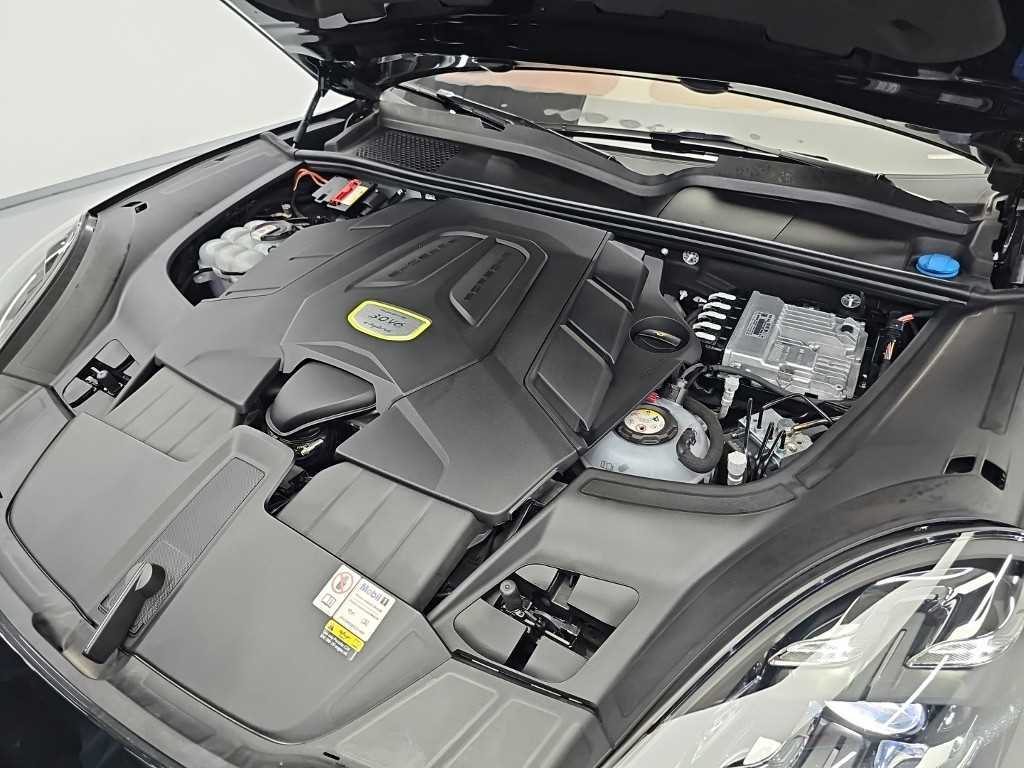 Porsche Cayenne — photo 05