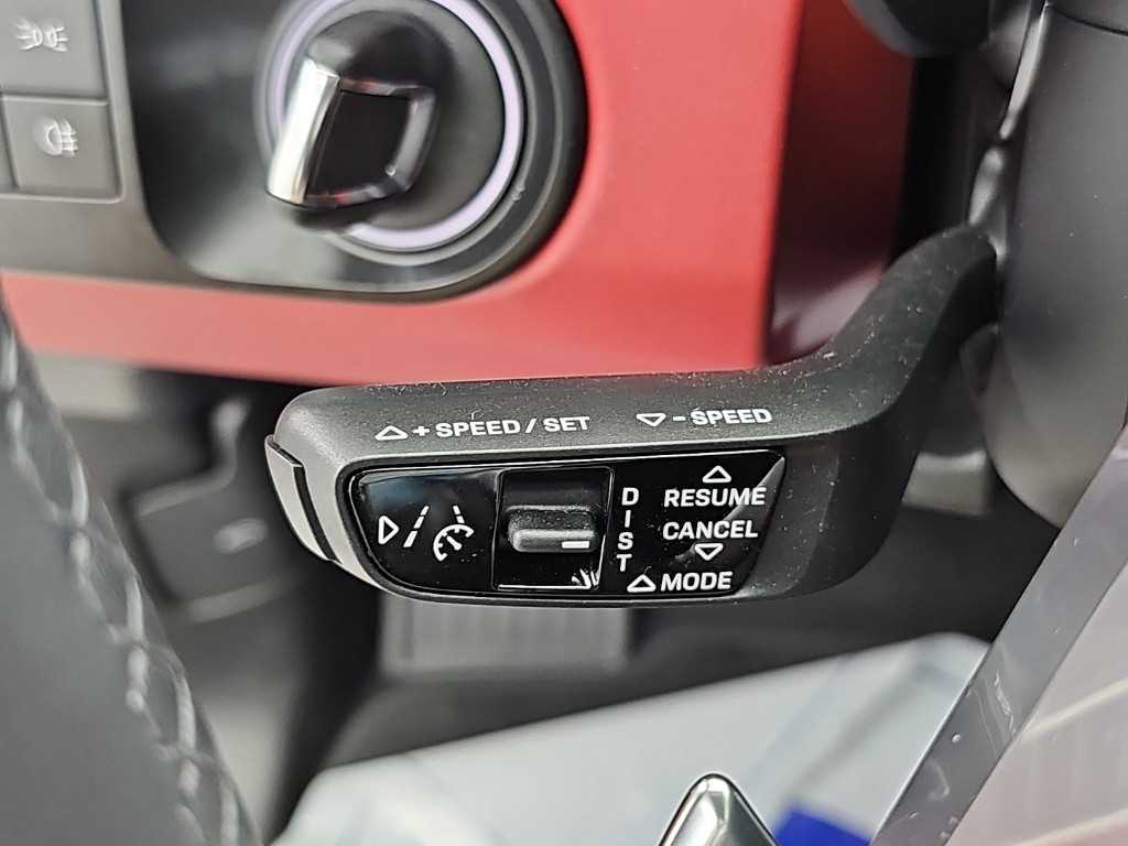 Porsche Cayenne — photo 18