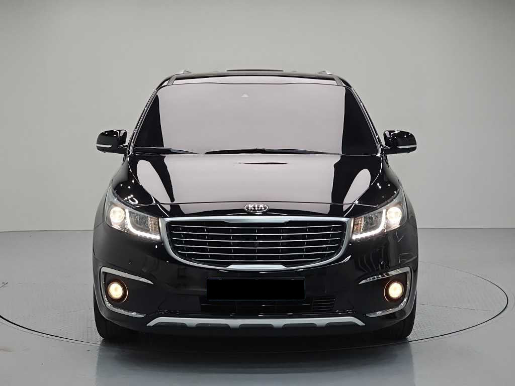 Kia Carnival — photo 02