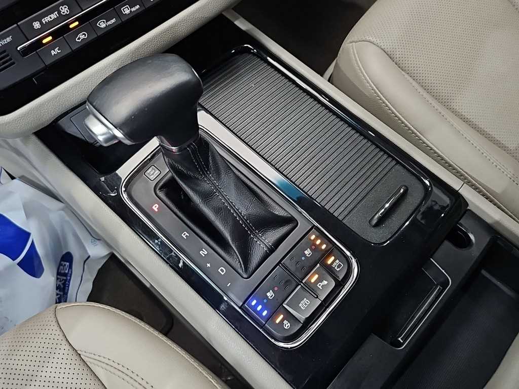 Kia Carnival — photo 08