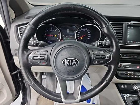Kia Carnival — photo 09