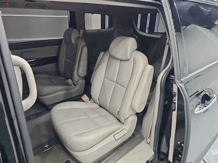 Kia Carnival — photo 12