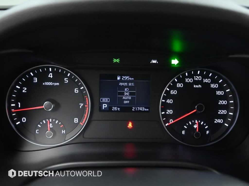 Kia K3 — photo 08