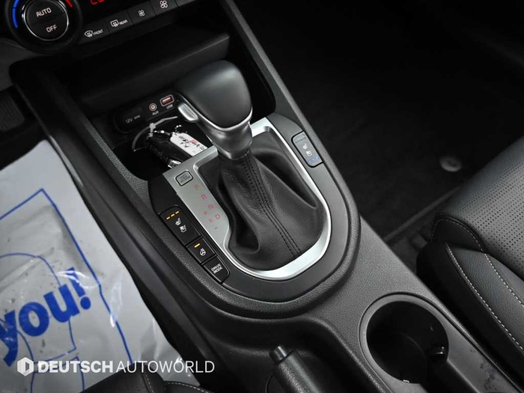 Kia K3 — photo 09