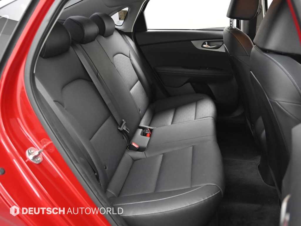 Kia K3 — photo 12